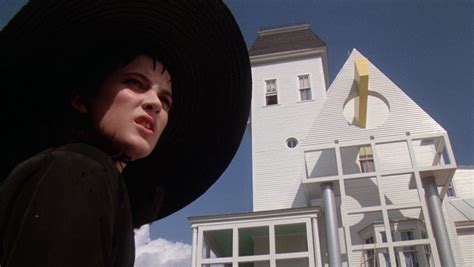 The transformational role of Winona Ryder as a witch in her career